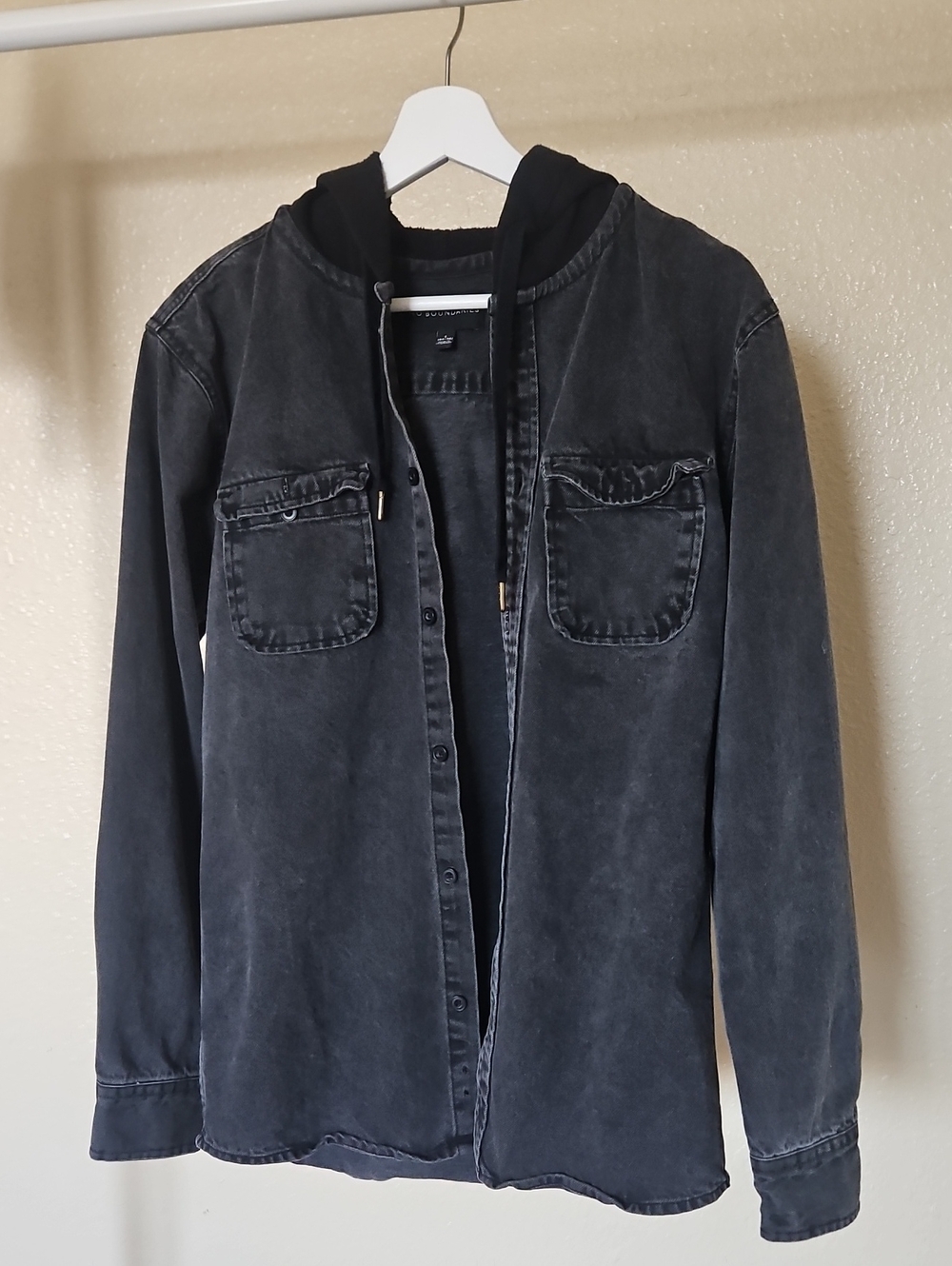 No Boundaries Men's Washed Black Hooded Shirt Jacket